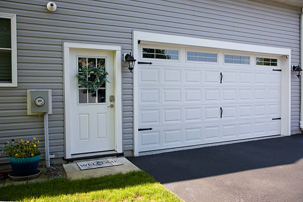 24/7 Emergency Garage Door Panel Replacement experts in Holley, FL